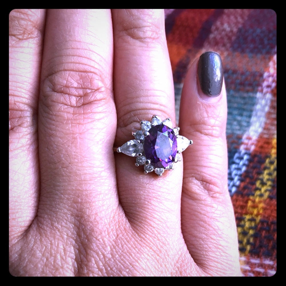 🌸 Purple stone cocktail ring